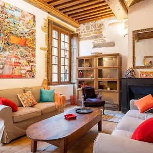 https://lugdunum-at-the-heart-of-the-old-lyon.hotels-rhonealpes.com